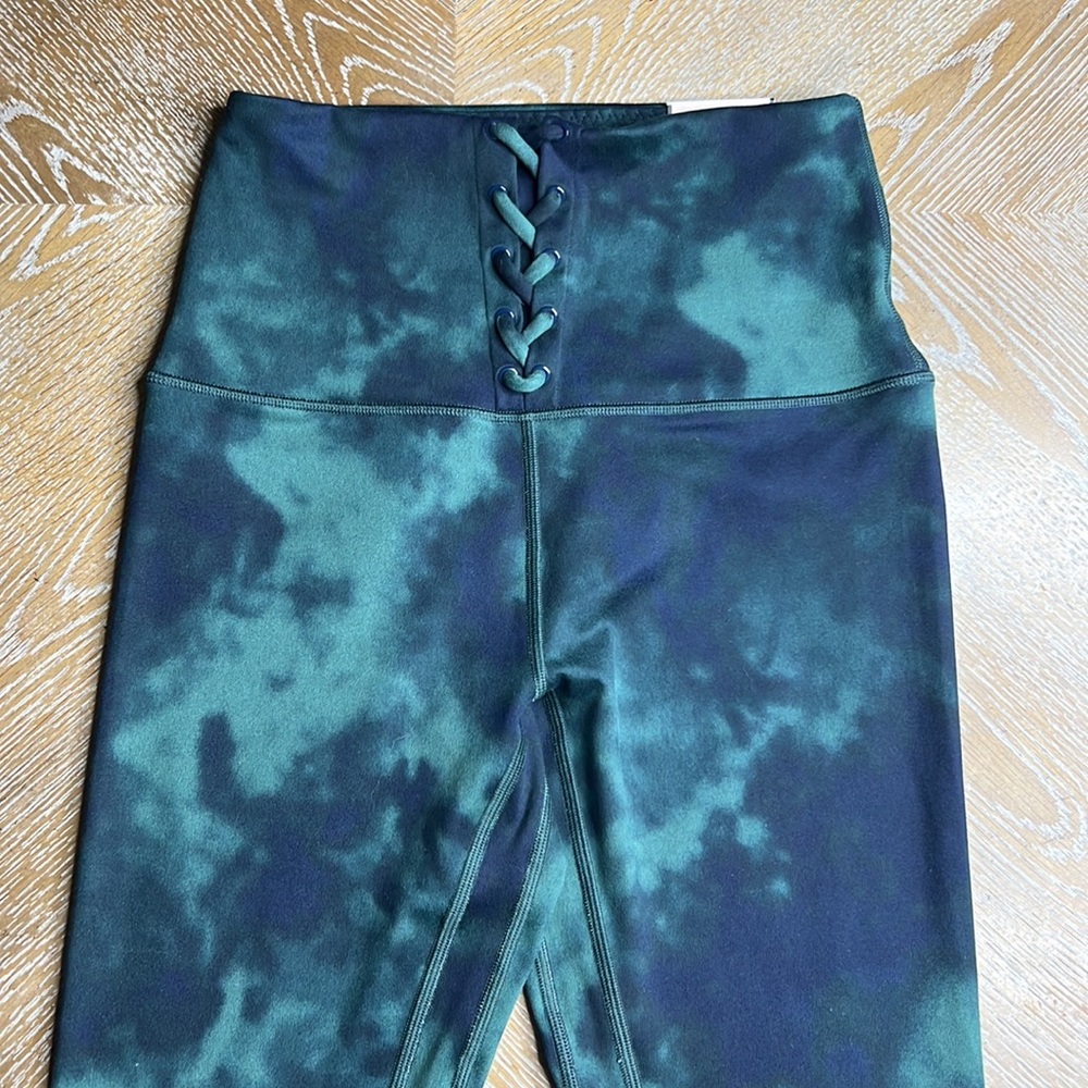 VICTORIA’S SECRET Flow On Point High Rise Lace Up Leggings 2 - Picture 8 of 13